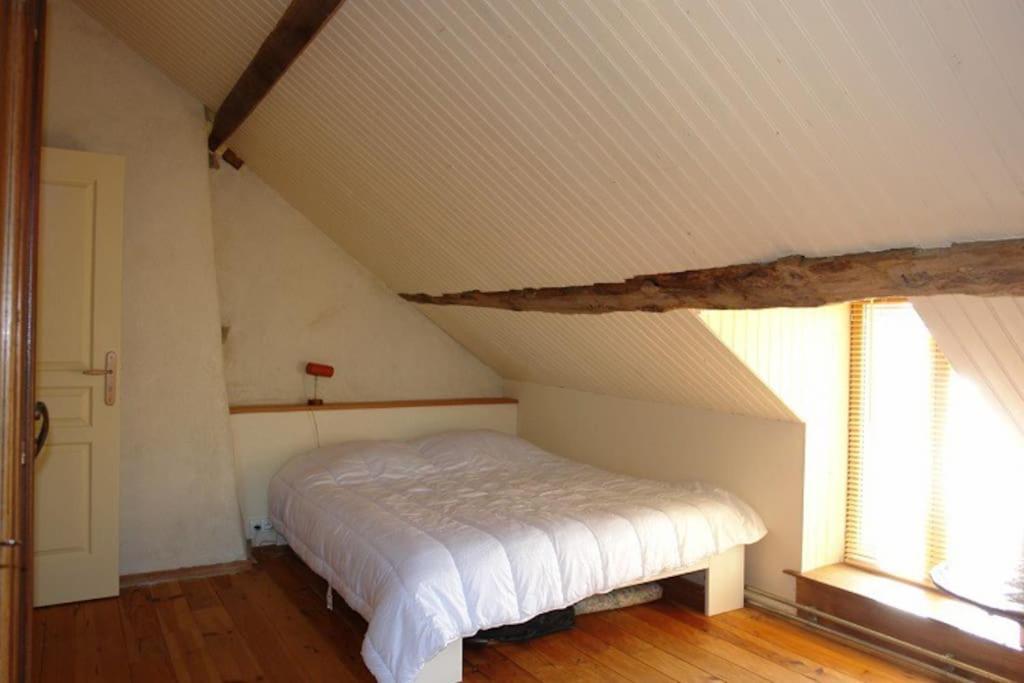 Lovely Rural And Quiet Farmhouse With Natural Swimming Lake Parsac 외부 사진