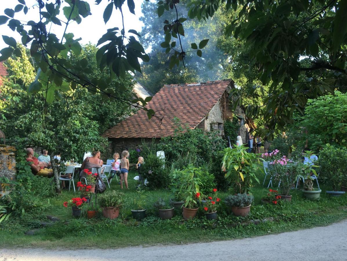Lovely Rural And Quiet Farmhouse With Natural Swimming Lake Parsac 외부 사진